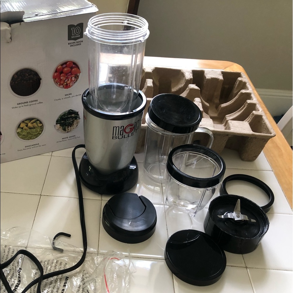 The original Magic Bullet Kitchen Assistant Blender & Mixer Set - Picture 15 of 16